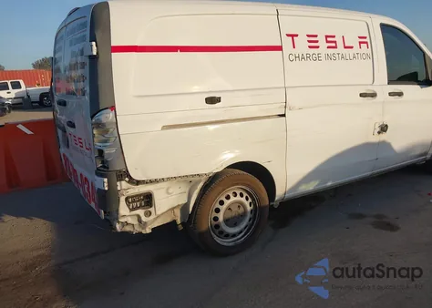 2016 Mercedes-Benz Metris z USA, uszkodzony, nr VIN WD3PG2EA9G3079940